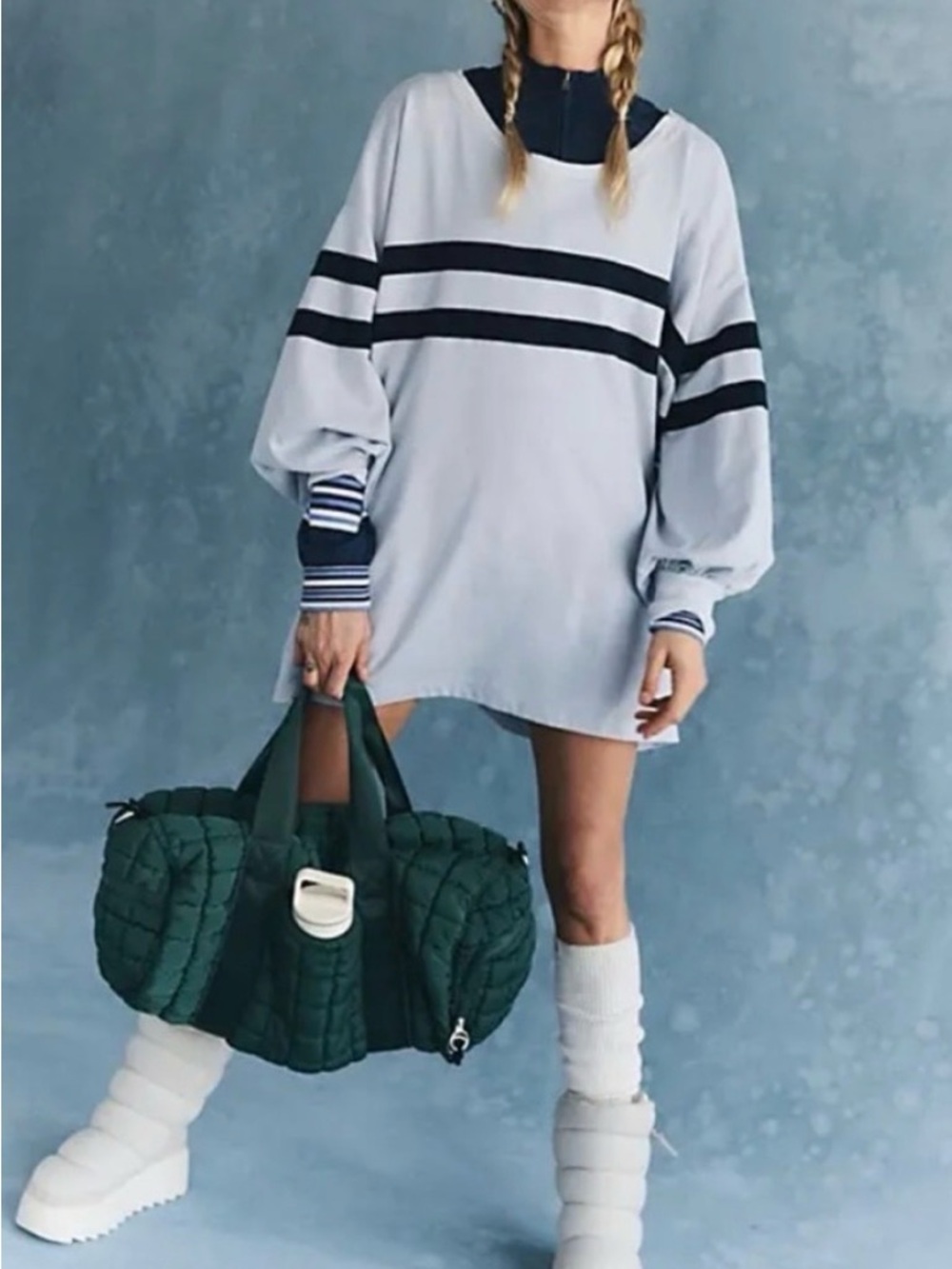 FREE PEOPLE NEVER WORN BUT WASHED Light blue and navy blue CREW NECK